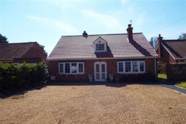  Image of 3 bedroom Bungalow to rent in Dereham Road New Costessey Norwich NR5 at Norwich, NR5 0SQ