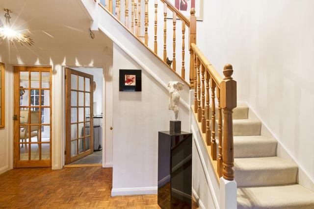  Image of 6 bedroom Bungalow to rent in Derwent Close Claygate Esher KT10 at Claygate Esher Esher, KT10 0RF