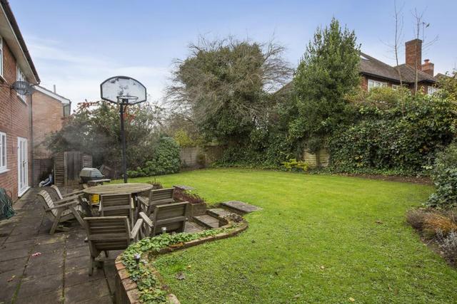  Image of 6 bedroom Bungalow to rent in Derwent Close Claygate Esher KT10 at Claygate Esher Esher, KT10 0RF