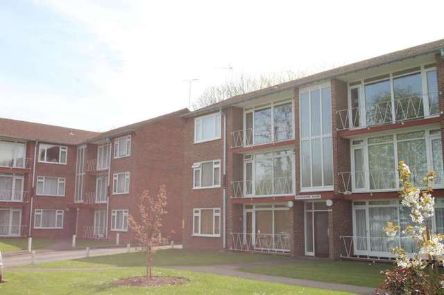  Image of 2 bedroom Flat to rent in Devonshire Avenue Sutton SM2 at Devonshire Avenue  Sutton, SM2 5JJ