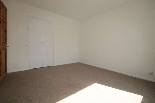  Image of 2 bedroom Flat to rent in Devonshire Avenue Sutton SM2 at Devonshire Avenue  Sutton, SM2 5JJ