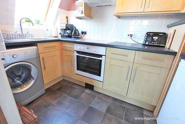  Image of 1 bedroom Flat for sale in Diceland Road Banstead SM7 at Diceland Road  Banstead, SM7 2ET