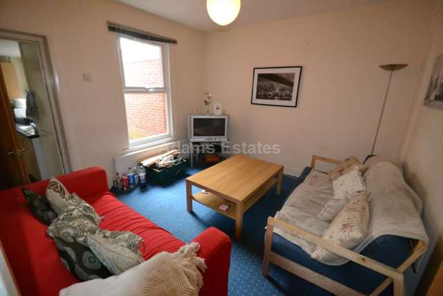  Image of 6 bedroom Terraced house to rent in Donnington Gardens Reading RG1 at Donnington Gardens  Reading, RG1 5LZ