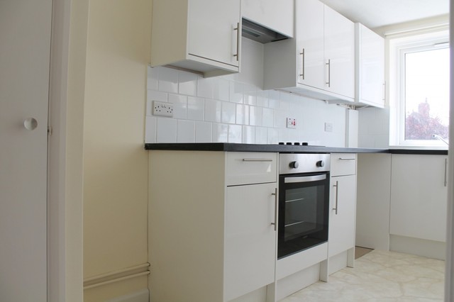  Image of 2 bedroom Flat to rent in Dorchester Gardens Worthing BN11 at Worthing, BN11 5AY