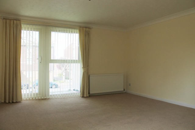  Image of 2 bedroom Flat to rent in Dorchester Gardens Worthing BN11 at Worthing, BN11 5AY