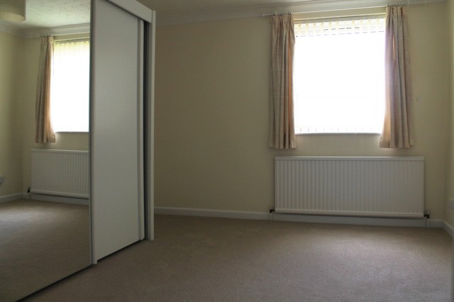  Image of 2 bedroom Flat to rent in Dorchester Gardens Worthing BN11 at Worthing, BN11 5AY