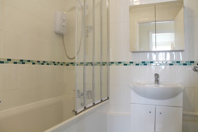  Image of 2 bedroom Flat to rent in Dorchester Gardens Worthing BN11 at Worthing, BN11 5AY