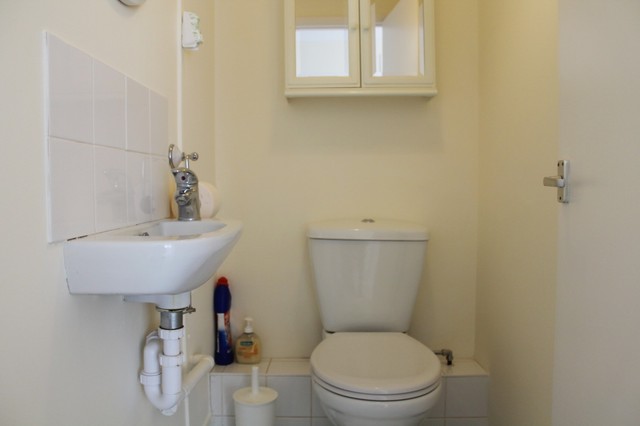  Image of 2 bedroom Flat to rent in Dorchester Gardens Worthing BN11 at Worthing, BN11 5AY