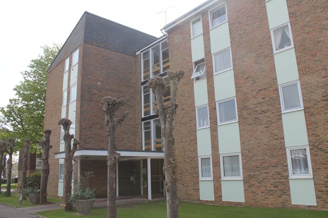  Image of 2 bedroom Flat to rent in Dorchester Gardens Worthing BN11 at Worthing, BN11 5AY