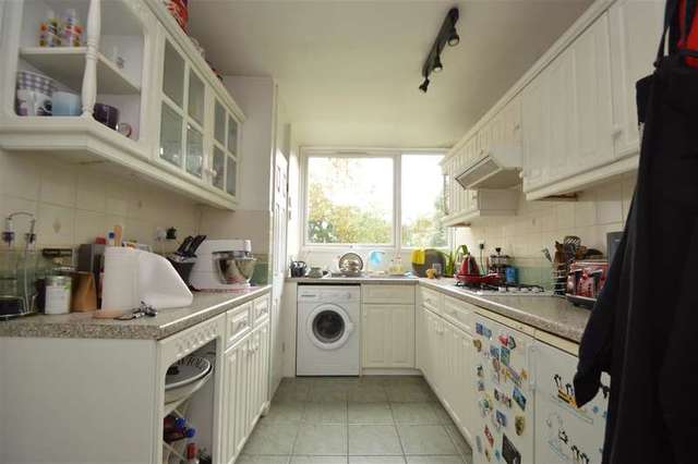  Image of 2 bedroom Apartment to rent in West Hill London SW15 at East Putney, SW15 2UG