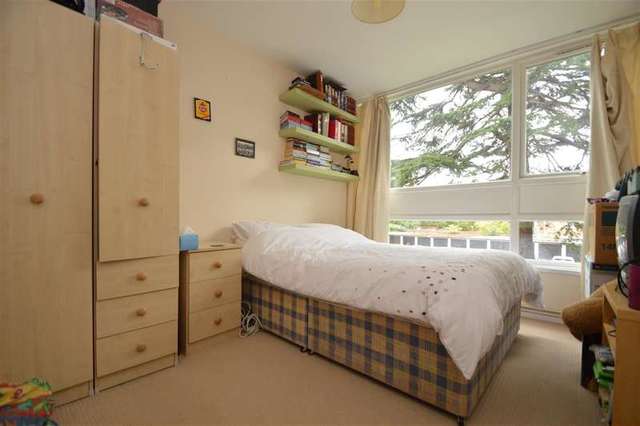  Image of 2 bedroom Apartment to rent in West Hill London SW15 at East Putney, SW15 2UG