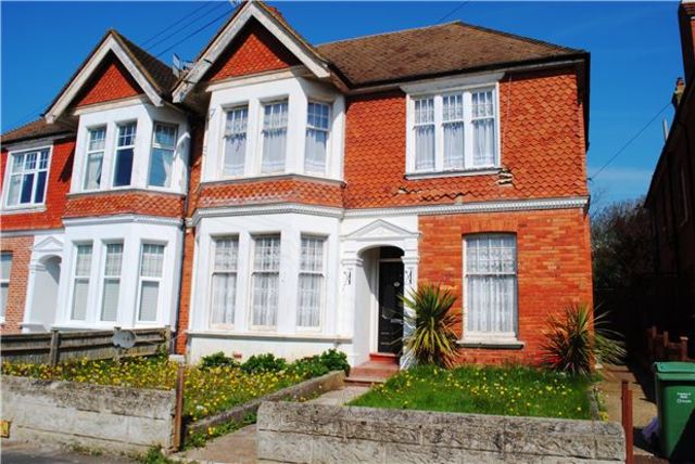  Image of 3 bedroom Flat for sale in Dorset Road Bexhill-on-Sea TN40 at East Sussex, TN40 2HU