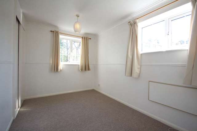  Image of 1 bedroom End of Terrace for sale in Draycott Bracknell RG12 at Draycott  Bracknell, RG12 0UX