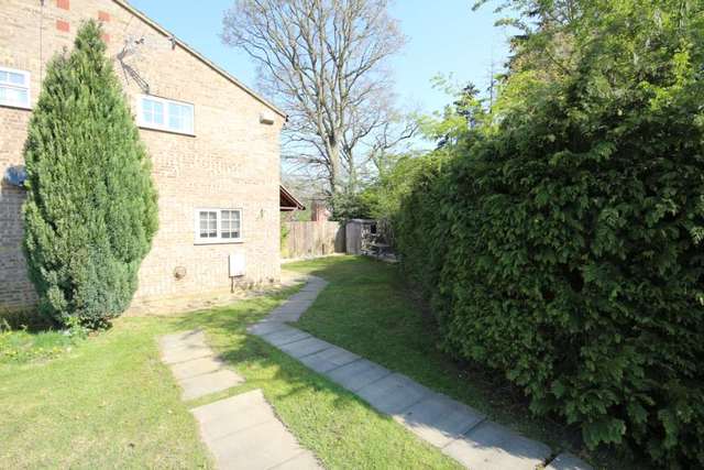  Image of 1 bedroom End of Terrace for sale in Draycott Bracknell RG12 at Draycott  Bracknell, RG12 0UX