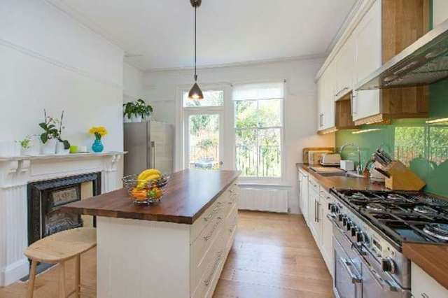  Image of 4 bedroom Flat for sale in Dukes Avenue London N10 at Dukes Avenue  Muswell Hill, N10 2PU