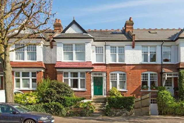  Image of 4 bedroom Flat for sale in Dukes Avenue London N10 at Dukes Avenue  Muswell Hill, N10 2PU