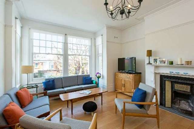 Image of 4 bedroom Flat for sale in Dukes Avenue London N10 at Dukes Avenue  Muswell Hill, N10 2PU