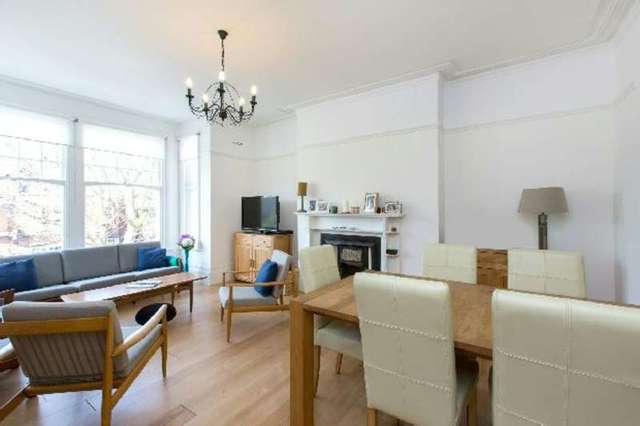  Image of 4 bedroom Flat for sale in Dukes Avenue London N10 at Dukes Avenue  Muswell Hill, N10 2PU