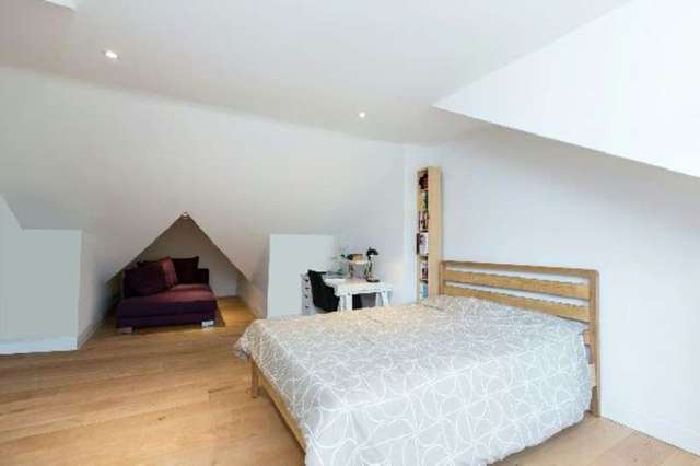  Image of 4 bedroom Flat for sale in Dukes Avenue London N10 at Dukes Avenue  Muswell Hill, N10 2PU