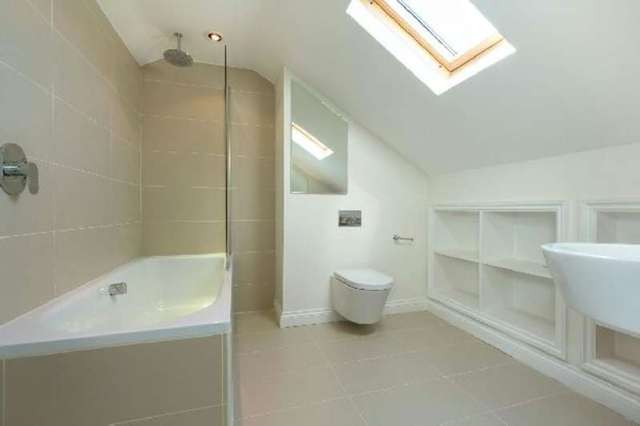  Image of 4 bedroom Flat for sale in Dukes Avenue London N10 at Dukes Avenue  Muswell Hill, N10 2PU