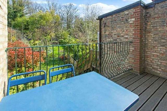  Image of 4 bedroom Flat for sale in Dukes Avenue London N10 at Dukes Avenue  Muswell Hill, N10 2PU