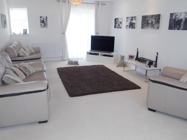  Image of 4 bedroom Detached house for sale in Dydale Road Swindon SN25 at Swindon, SN25 1AH