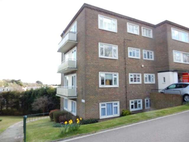  Image of 2 bedroom Flat to rent in Dyke Road Avenue Hove BN3 at Dyke Road Avenue  Hove, BN3 6DP