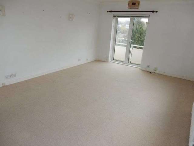  Image of 2 bedroom Flat to rent in Dyke Road Avenue Hove BN3 at Dyke Road Avenue  Hove, BN3 6DP