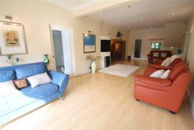  Image of 5 bedroom Property for sale in Earlswood Common Earlswood Solihull B94 at Earlswood Common Solihull Solihull, B94 5SJ