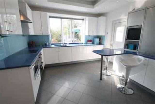  Image of 5 bedroom Property for sale in Earlswood Common Earlswood Solihull B94 at Earlswood Common Solihull Solihull, B94 5SJ