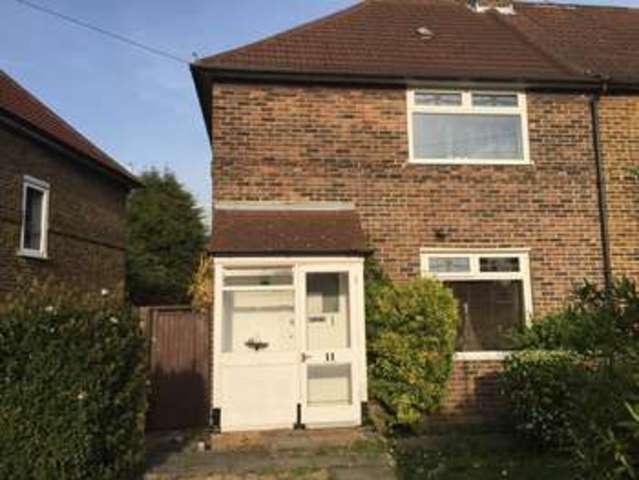  Image of Property to rent in Easby Crescent Morden SM4 at Easby Crescent  Morden, SM4 6SB