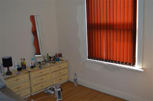  Image of 2 bedroom Terraced house for sale in East Park Terrace Leeds LS9 at Stoneferry, LS9 9LA