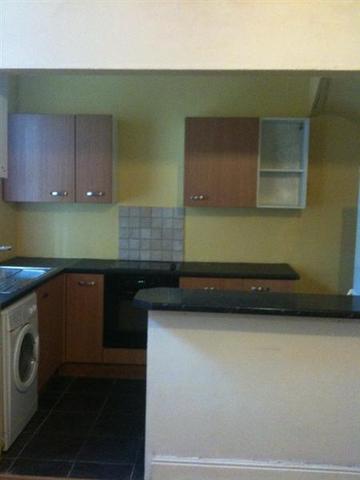  Image of 2 bedroom Terraced house for sale in East Park Mount Leeds LS9 at Harehills, LS9 9JX