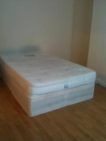  Image of 2 bedroom Terraced house for sale in East Park Mount Leeds LS9 at Harehills, LS9 9JX