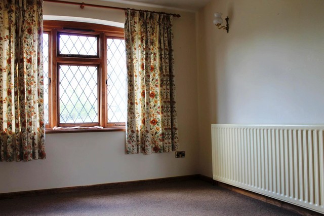  Image of 3 bedroom Detached house to rent in East Street Turners Hill Crawley RH10 at East Street Turners Hill Crawley, RH10 4PZ