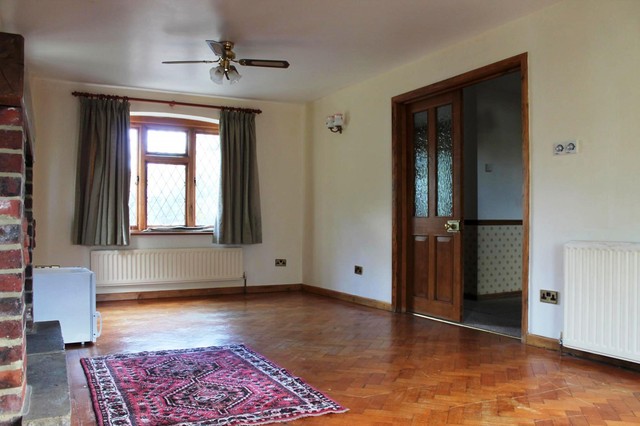  Image of 3 bedroom Detached house to rent in East Street Turners Hill Crawley RH10 at East Street Turners Hill Crawley, RH10 4PZ