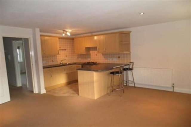  Image of 2 bedroom Flat to rent in East Street Sittingbourne ME10 at Sittingbourne, ME10 4BQ