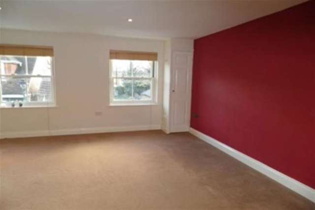  Image of 2 bedroom Flat to rent in East Street Sittingbourne ME10 at Sittingbourne, ME10 4BQ