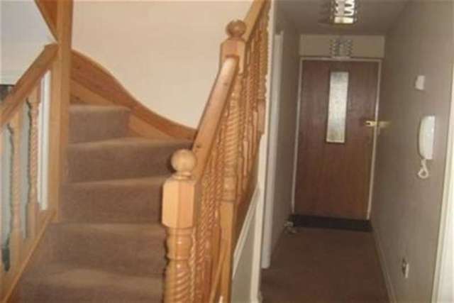  Image of 2 bedroom Flat to rent in East Street Sittingbourne ME10 at Sittingbourne, ME10 4BQ