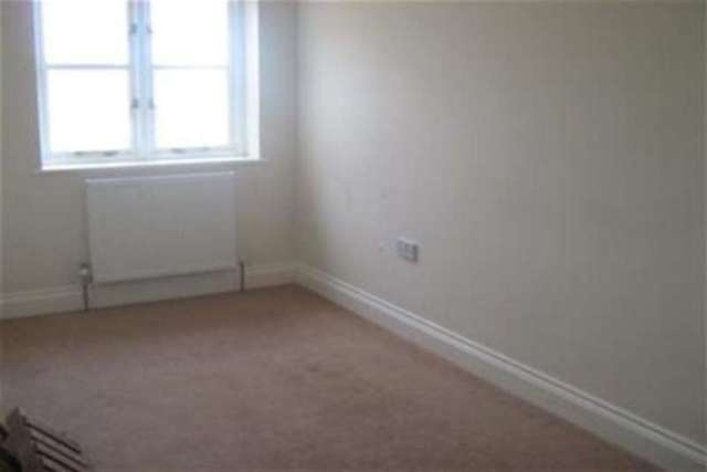  Image of 2 bedroom Flat to rent in East Street Sittingbourne ME10 at Sittingbourne, ME10 4BQ