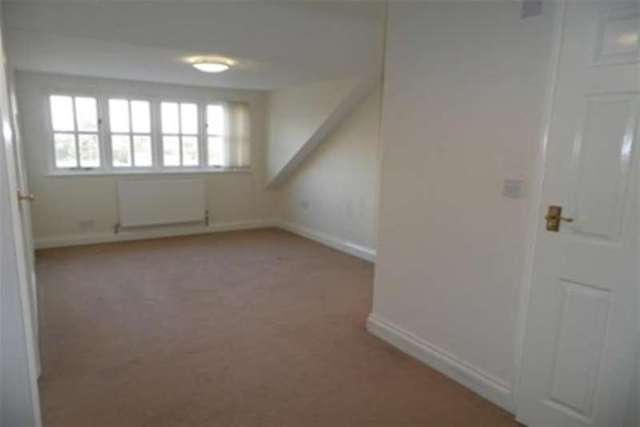  Image of 2 bedroom Flat to rent in East Street Sittingbourne ME10 at Sittingbourne, ME10 4BQ