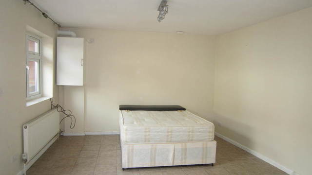 Image of 3 bedroom Terraced house for sale in Eastholme Hayes UB3 at Middlesex  Hayes, UB3 2HZ