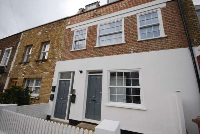  Image of 1 bedroom Flat for sale in Eden Road London E17 at Eden Road Walthamstow Village London, E17 9JY