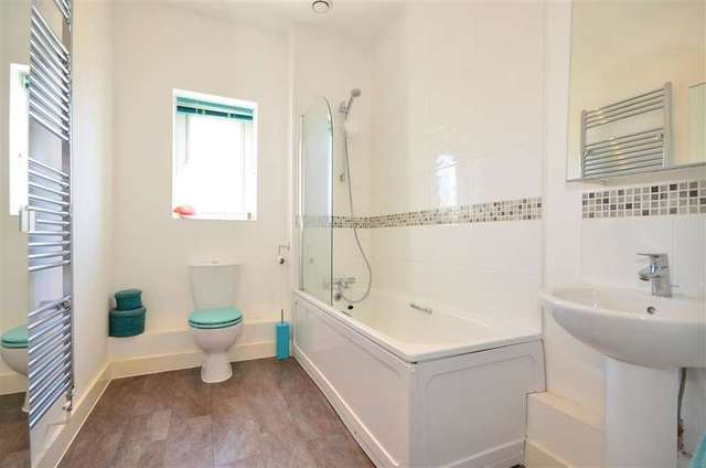  Image of 2 bedroom Flat for sale in Eirene Road Goring-by-Sea Worthing BN12 at Worthing West Sussex Worthing, BN12 4FF