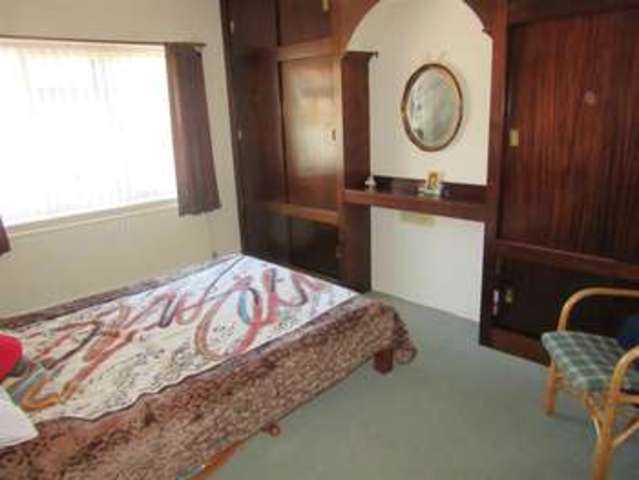  Image of 3 bedroom Property for sale in Elizabeth Close Hucknall Nottingham NG15 at Elizabeth Close Nottingham Nottingham, NG15 6HG