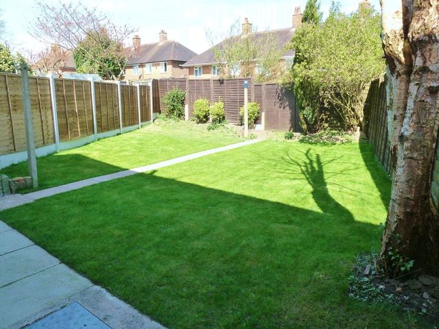  Image of 2 bedroom Terraced house for sale in Ellerslie Road Moseley Birmingham B13 at Ellerslie Road Billesley Birmingham, B13 0DP