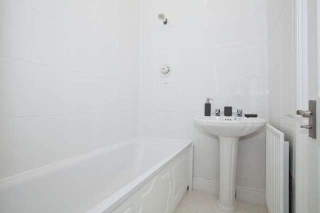  Image of 1 bedroom Flat for sale in Chiswick High Road London W4 at Chiswick, W4 1PP