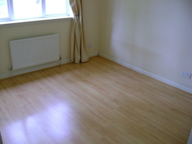  Image of 2 bedroom Flat to rent in Ellon Way Paisley PA3 at Paisley Renfrewshire Renfrewshire, PA3 4BQ