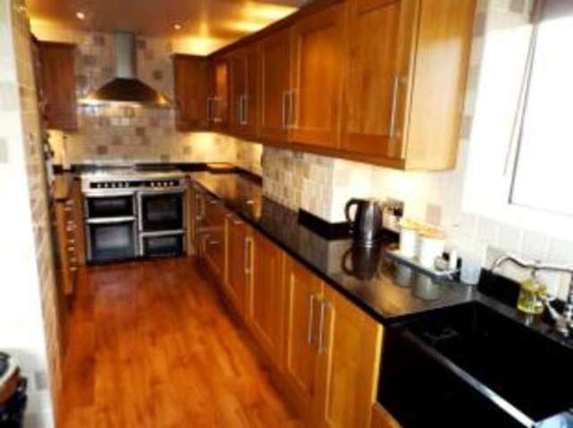  Image of 6 bedroom Detached house for sale in Elm Close Mottram Hyde SK14 at Mottram Hyde Mottram in Longdendale, SK14 6PT