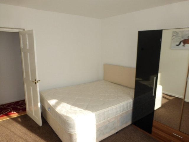  Image of 1 bedroom Flat to rent in Elmdon Road Acocks Green Birmingham B27 at ELMDON ROAD  ACOCKS GREEN, BIRMINGHAM, B27 6LJ